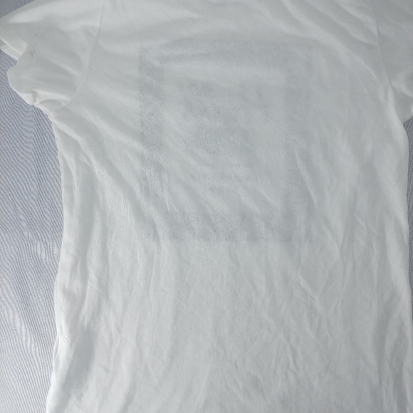 Ladies small Hollister tee shirt. - Picture 2 of 4